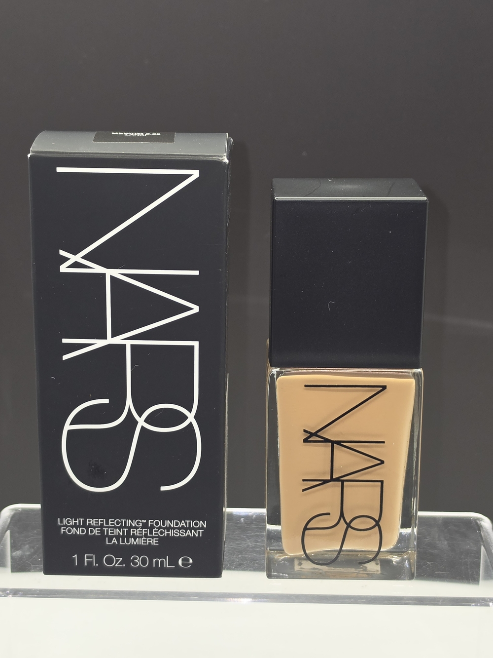 NARS Light Reflecting Foundation - **ORIG FORMULA!** Medium 2.25- "LANAI"
